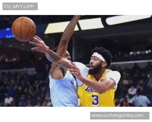 湖人对决热火第一场精彩回顾全场比赛亮点与分析